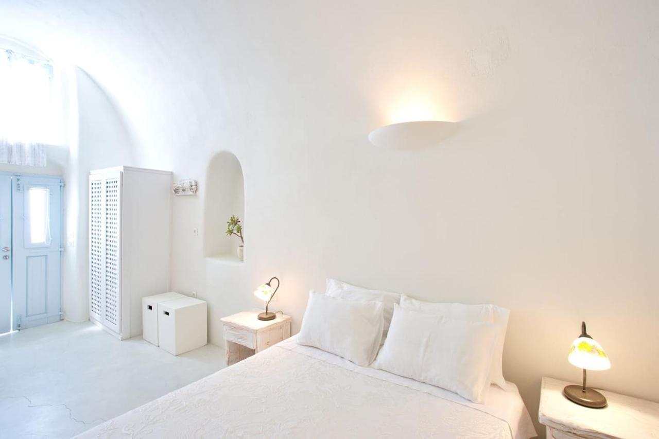 Christina'S Cave House Villa Фира Екстериор снимка