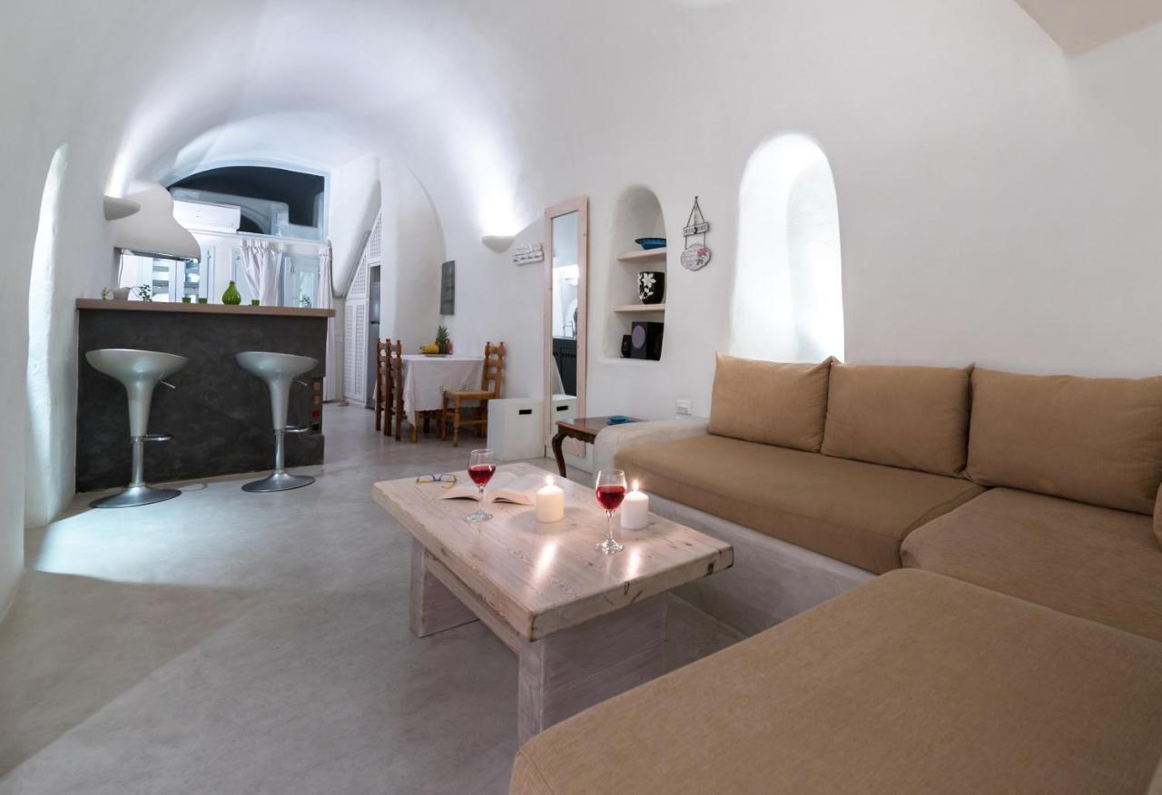 Christina'S Cave House Villa Фира Екстериор снимка