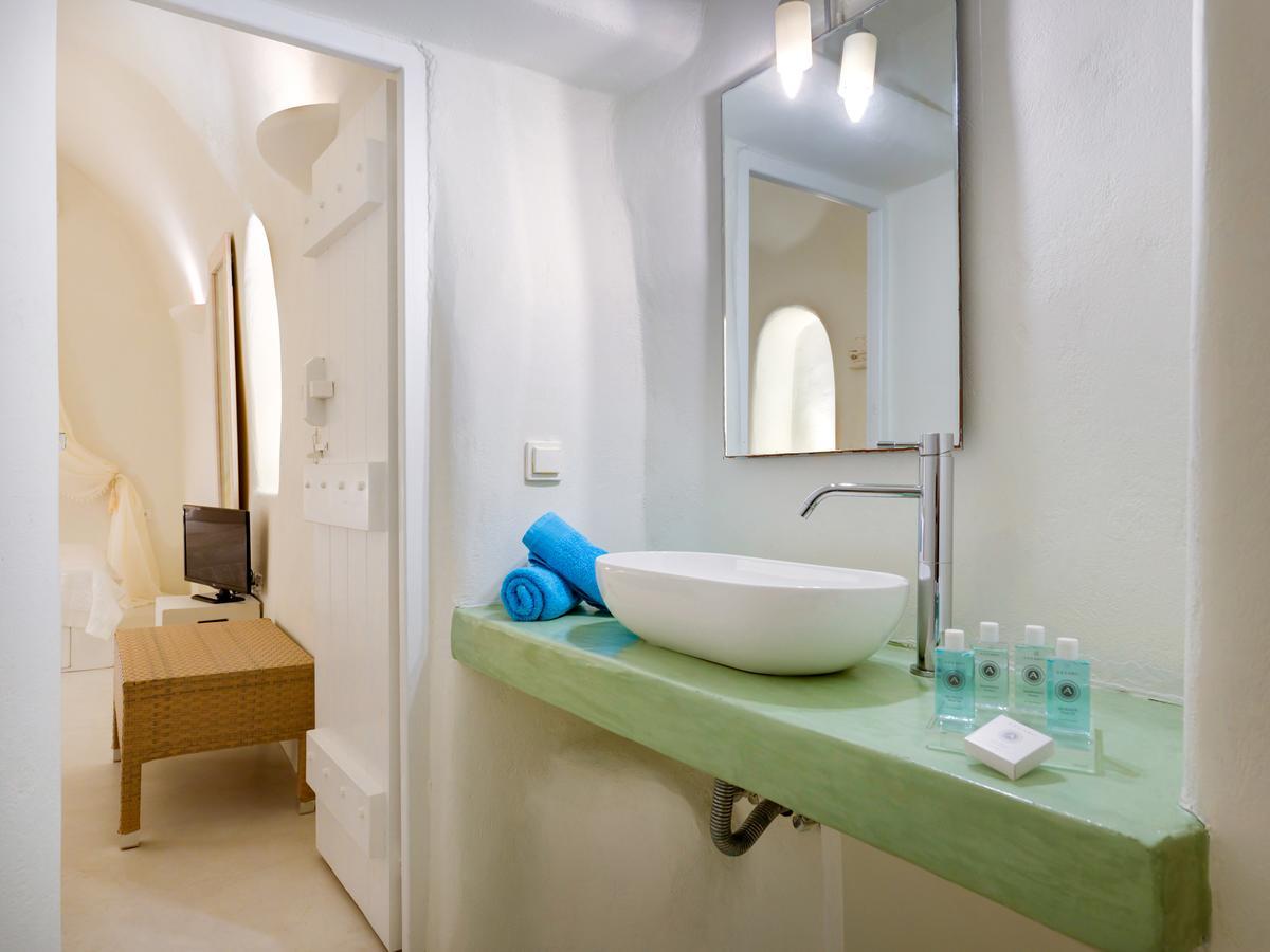 Christina'S Cave House Villa Фира Екстериор снимка