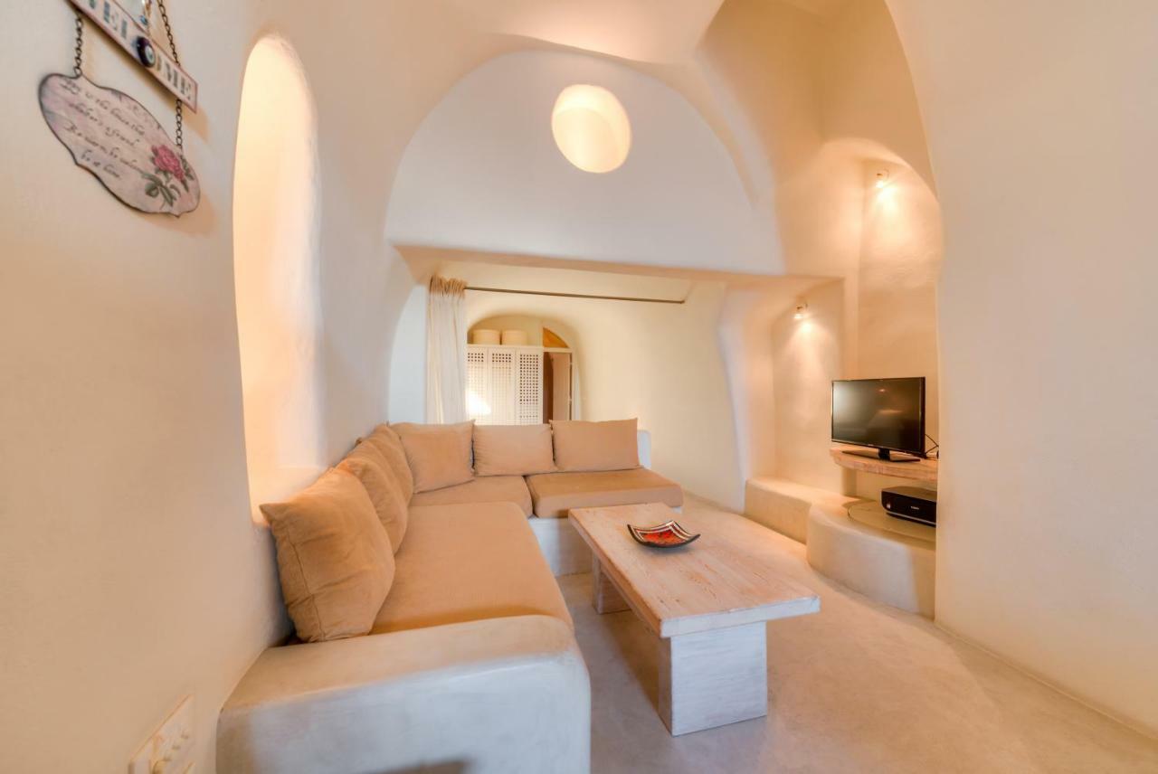Christina'S Cave House Villa Фира Екстериор снимка
